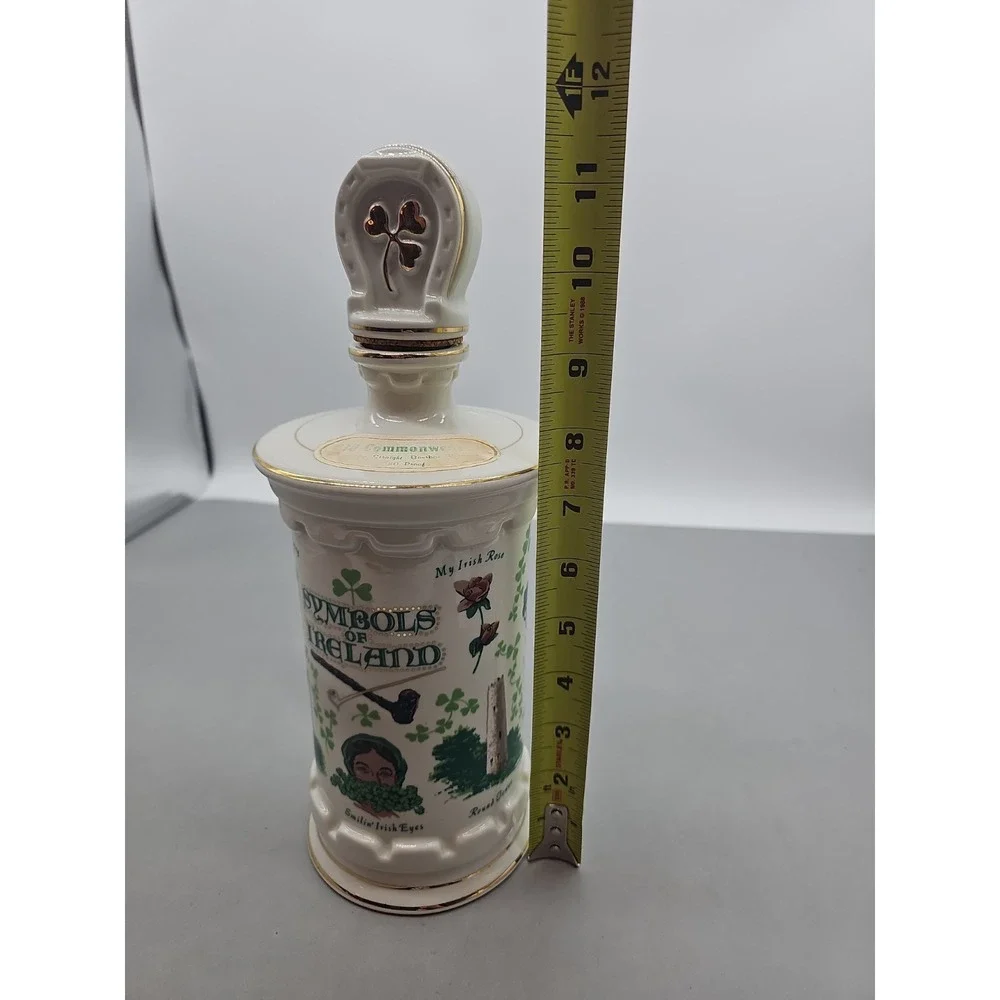 The Symbols  of Ireland DECANTER Old Commonwealth Collectors Whiskey 1985 Limite